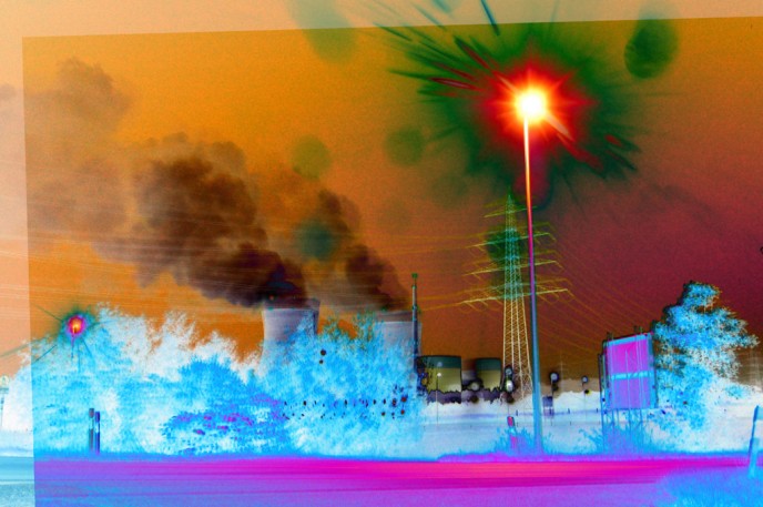 03_nuclear_romance_2012_1024